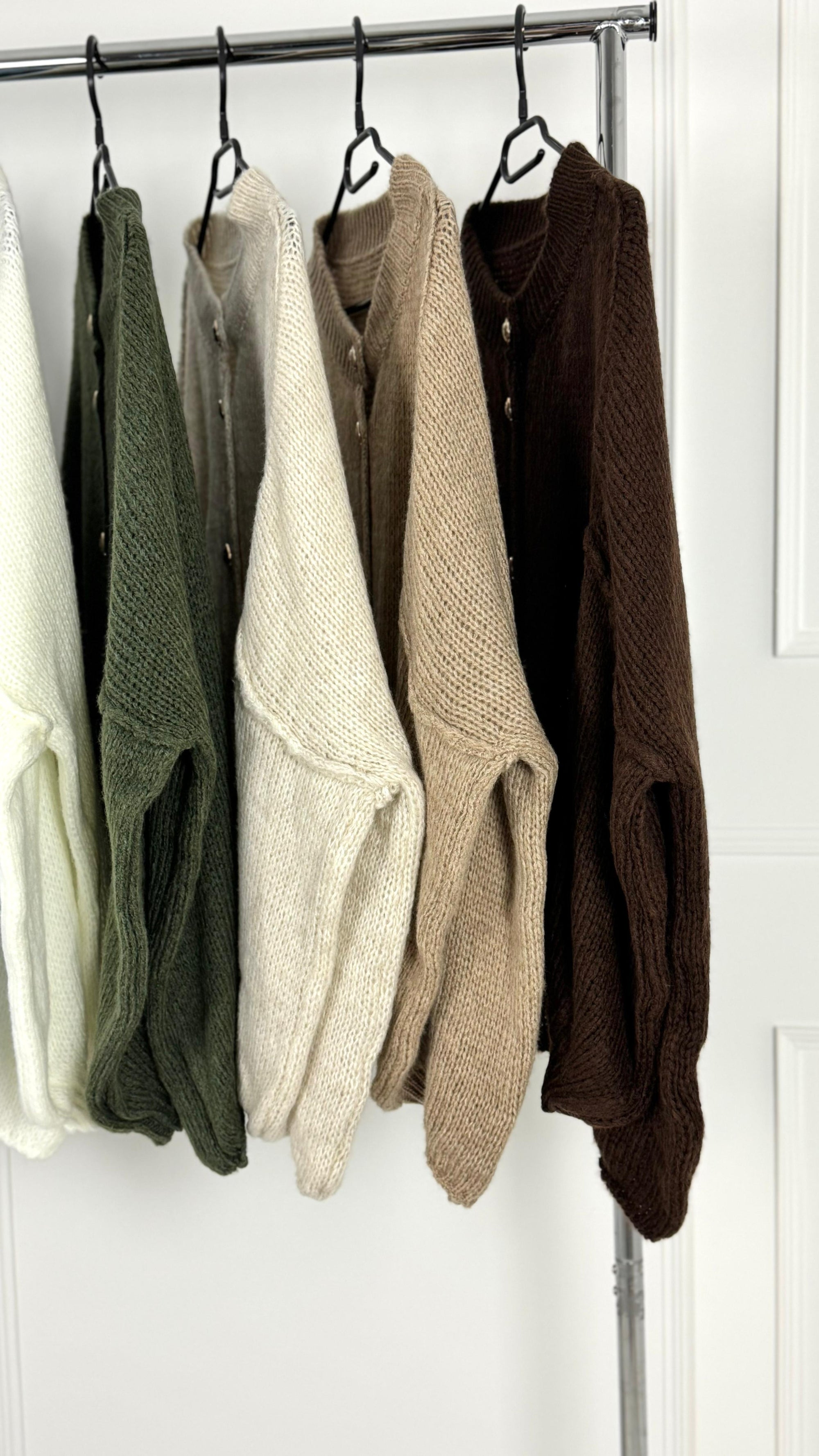 Strickjacke mit Knöpfe ELVIN