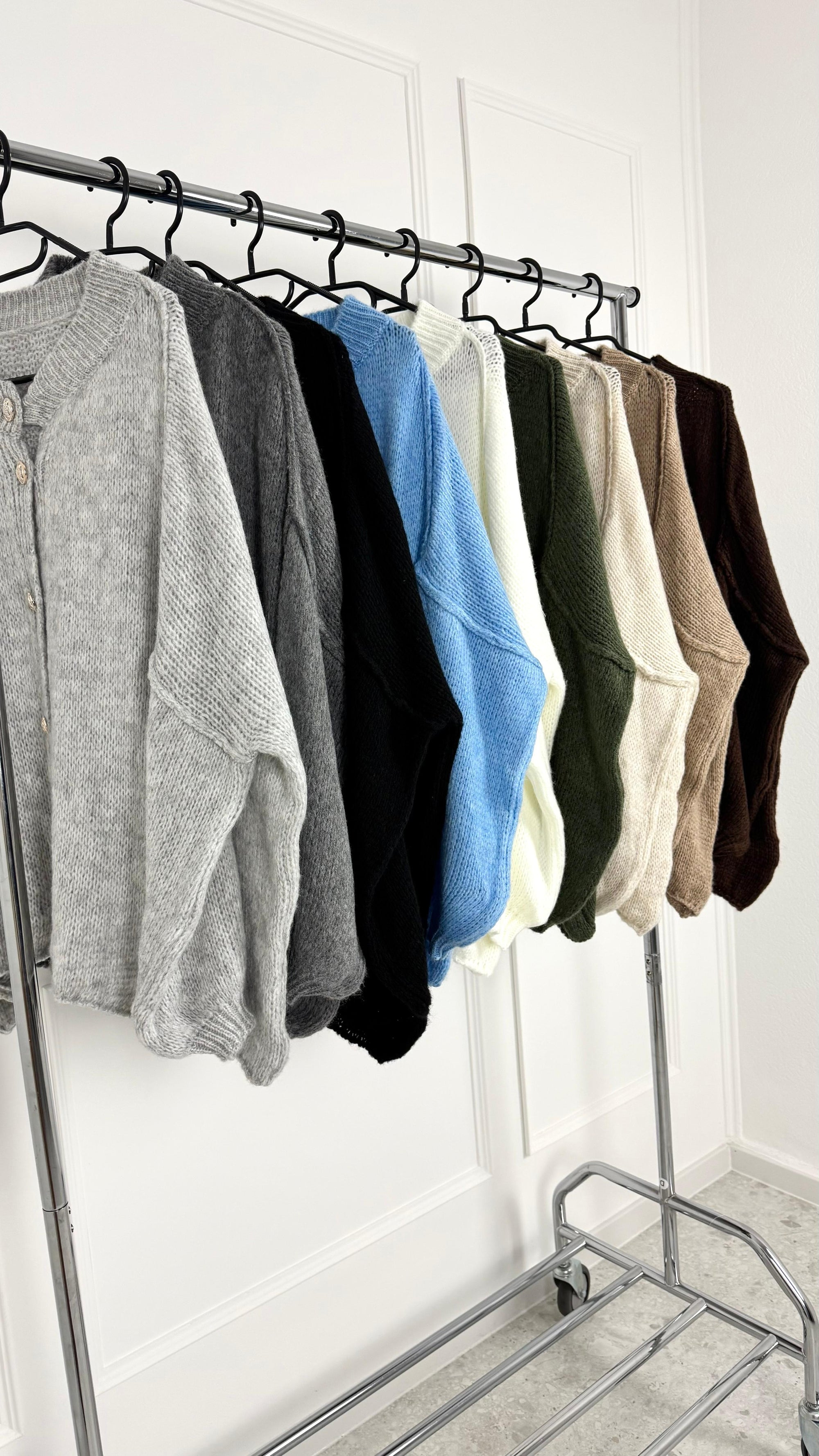 Strickjacke mit Knöpfe ELVIN
