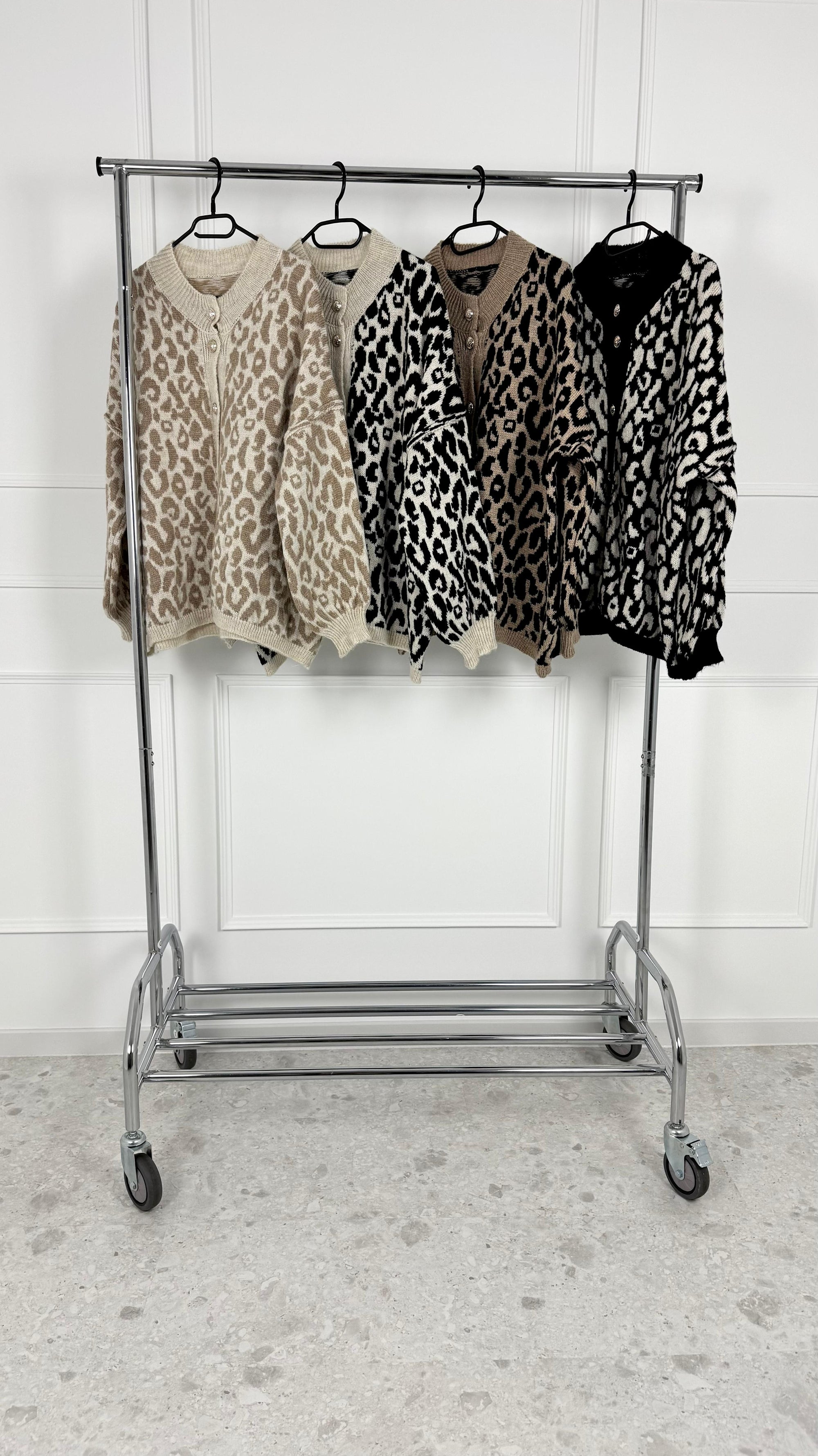 Strickjacke mit Leopardmuster DEFNE